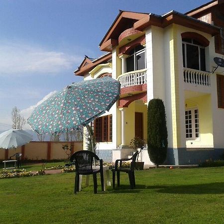 Asif Guest House Srīnagar Exterior foto